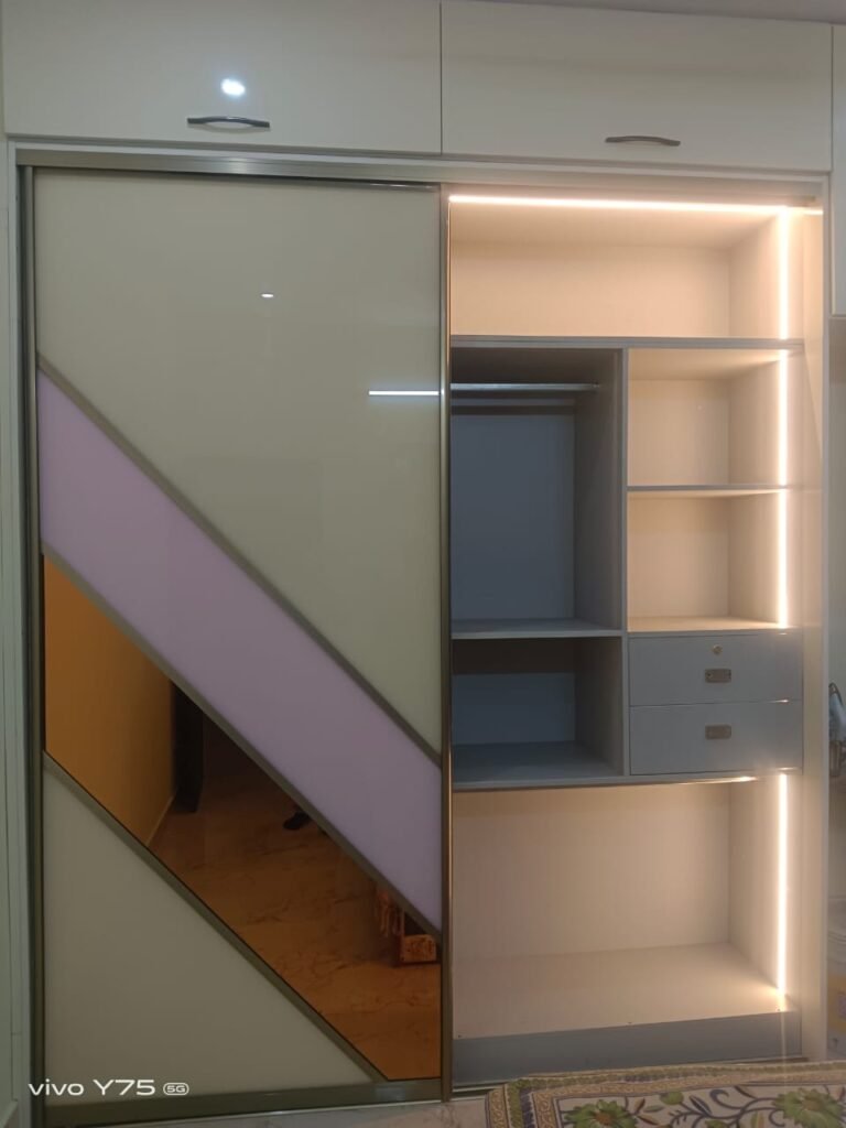 Modular Wardrobe design by Dream Home Wood Décor